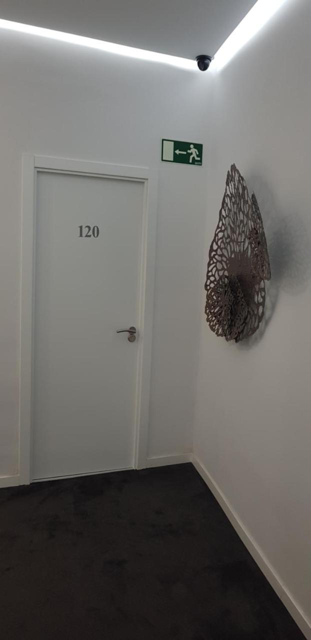 Le Petit Palue-Fuencarral Hotel Madrid Luaran gambar